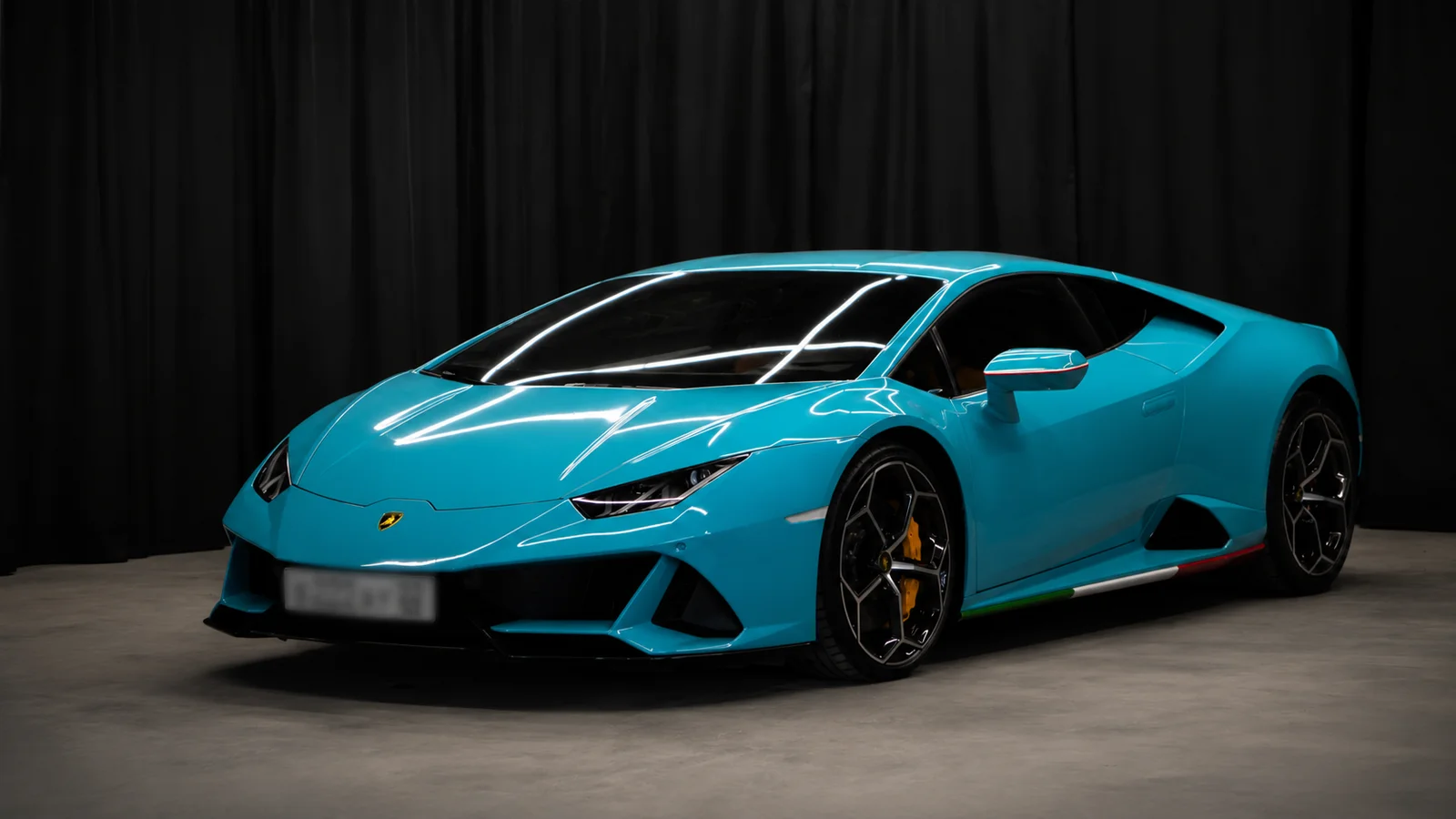 Lamborghini Huracan EVO Blu Glauco: детейлинг и керамика